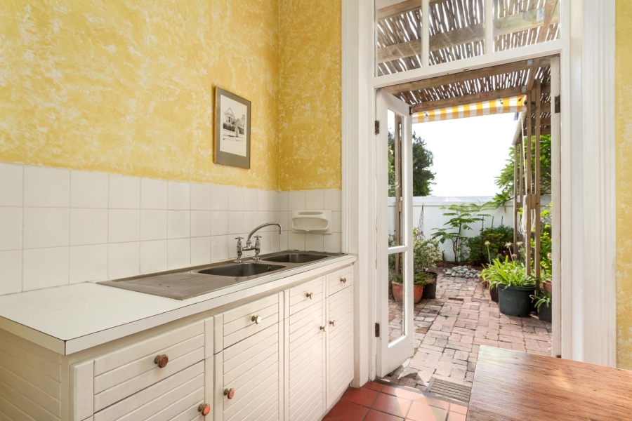 4 Bedroom Property for Sale in Bantry Bay Western Cape